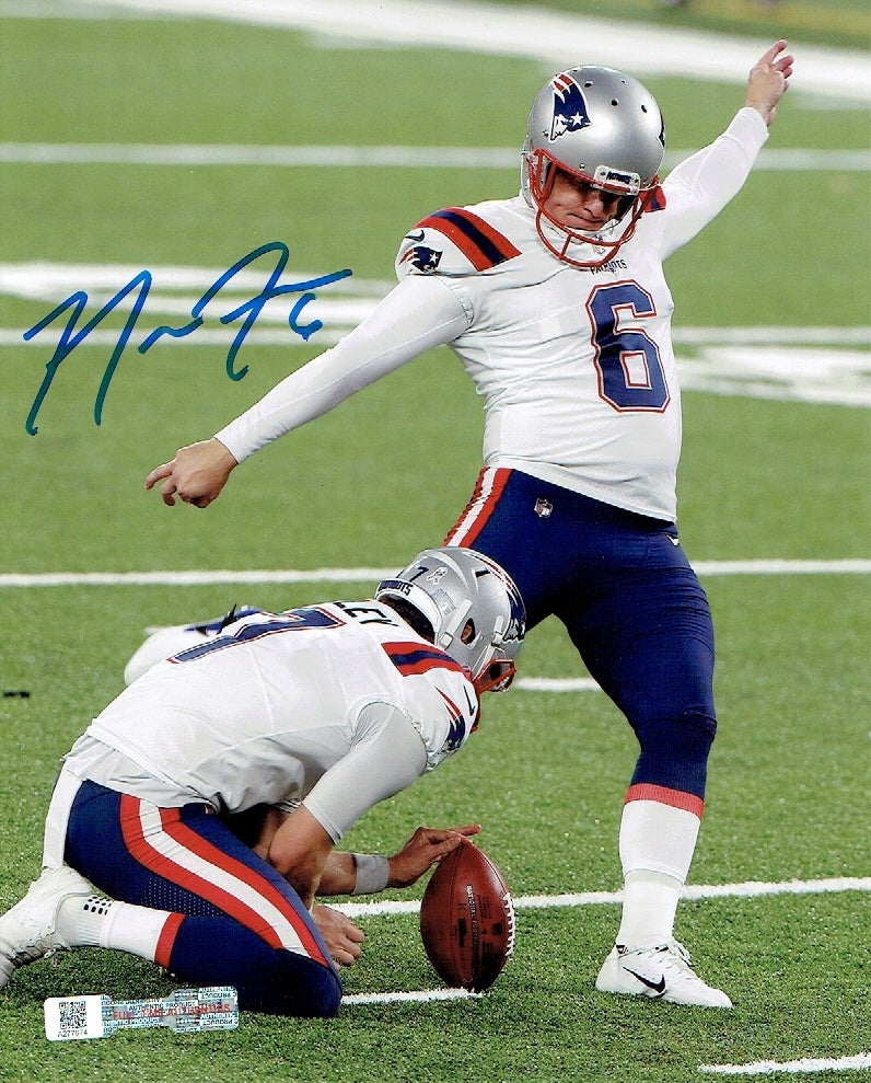 NICK FOLK SIGNED NEW ENGLAND PATRIOTS 8X10 VICTORY PHOTO WITH JSA +